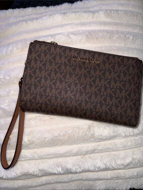 Michael Kors Brown and Gold Logo Wristlet🔥BRAND NEW!